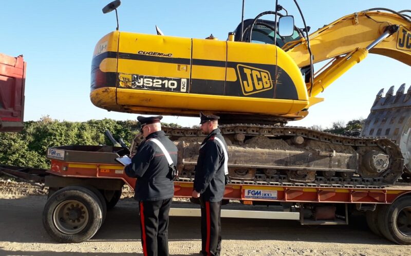 Ladri di sabbia fermati a Bulala Carabinieri arrestano tre persone