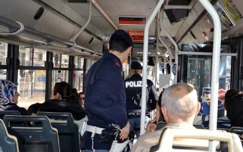 Sull’autobus diretto in Germania, arrestato dalla Polizia a Catania