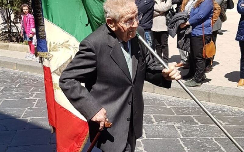 L’ultimo addio al partigiano Ferrigno, simbolo dell’antifascismo. ‘U zu Vicinzu, galantuomo tanto amato