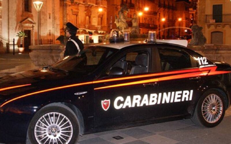 Alticcio al volante di un’autovettura di grossa cilindrata. Scatta la multa e il ritiro della patente