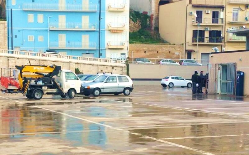 Parcheggio Arena riapre dopo due anni, la sosta sarà gratuita fino a marzo. Greco: «Restituiamo una struttura ai cittadini»