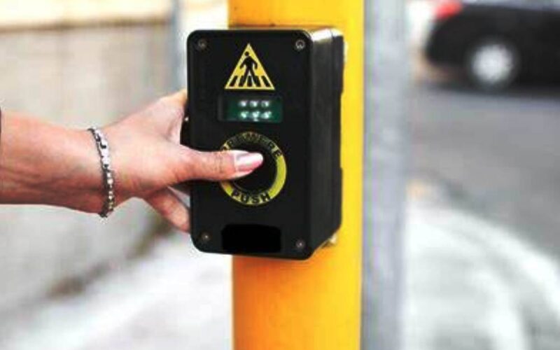 Finanziati progetti per nuovi semafori con attraversamenti pedonali per non vedenti e implementazione rete WiFi