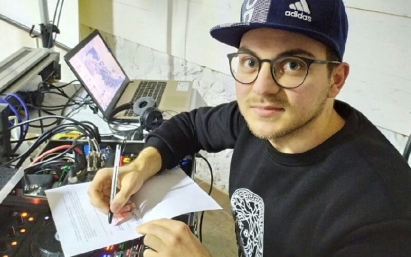 «Azkhaban», professione dj producer primo contratto per incidere un pezzo.