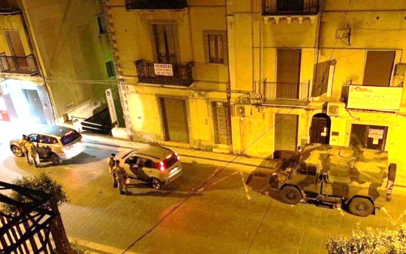 Gela: pattuglie del Reggimento Logistico «Aosta» presidiano le strade del centro cittadino