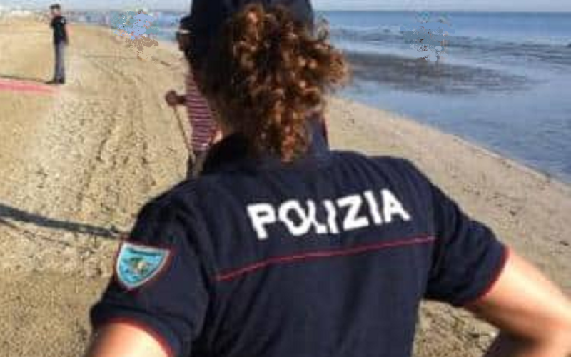 Gela: campagne nel mirino dei ladri di ferro. Gente a spasso con i cani in spiaggia, bloccati da agenti di Polizia