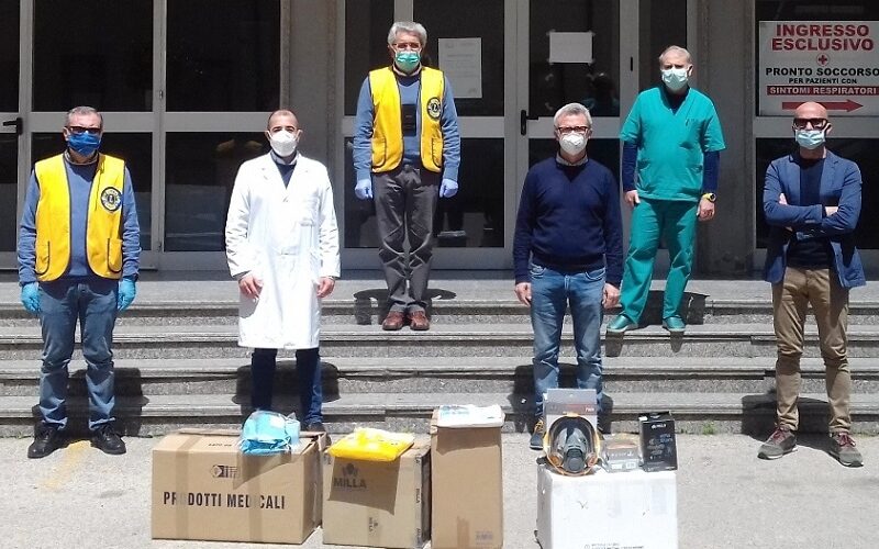 Niscemi: tute e maschere protettive al centro tamponi, gesto di generosità del Lions