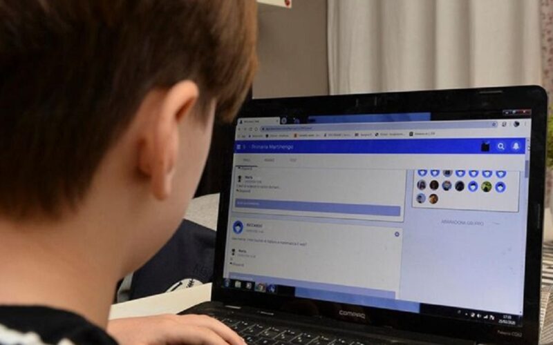 Niscemi: pc a trenta alunni che non ce l’avevano. La scuola abbatte vecchi steccati e favorisce la didattica per tutti