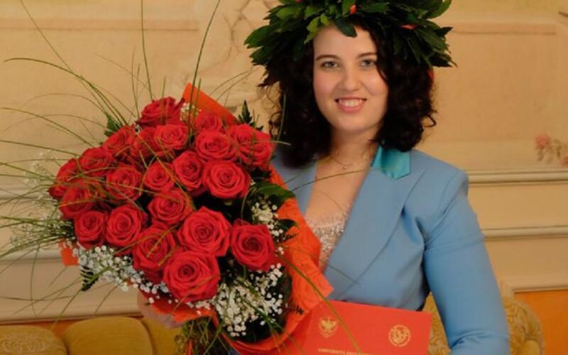 Gela: dottoressa 110 e lode, Simona più forte delle difficoltà . Stamane il traguardo della laurea, grazie al web