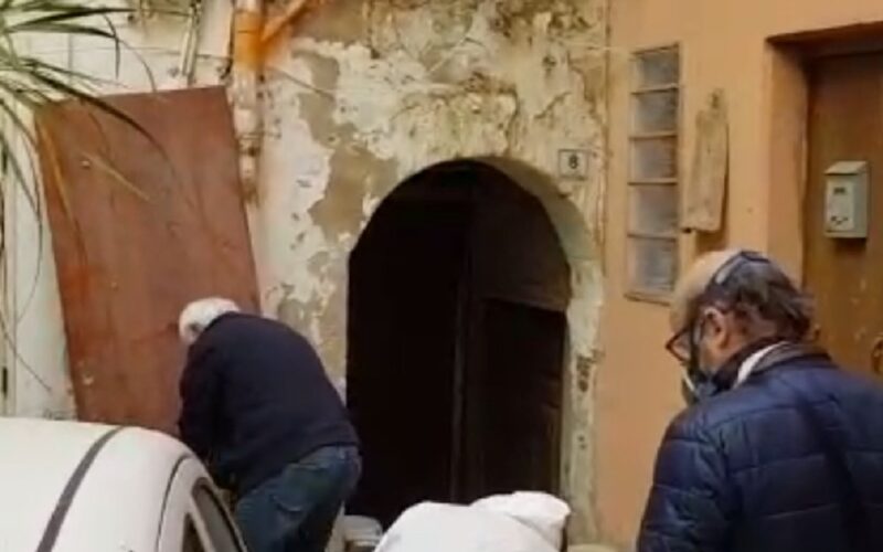 Gela: cade da un’altezza di diversi metri. Trasferito a Caltanissetta in elisoccorso. È in Rianimazione