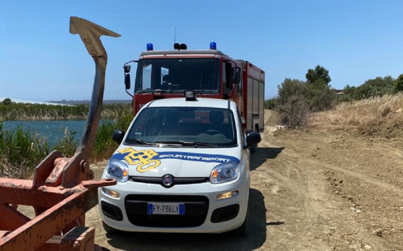 Gela: balordi appiccano fiamme a un campo di frumento. Coraggioso intervento dei vigilantes evita danni