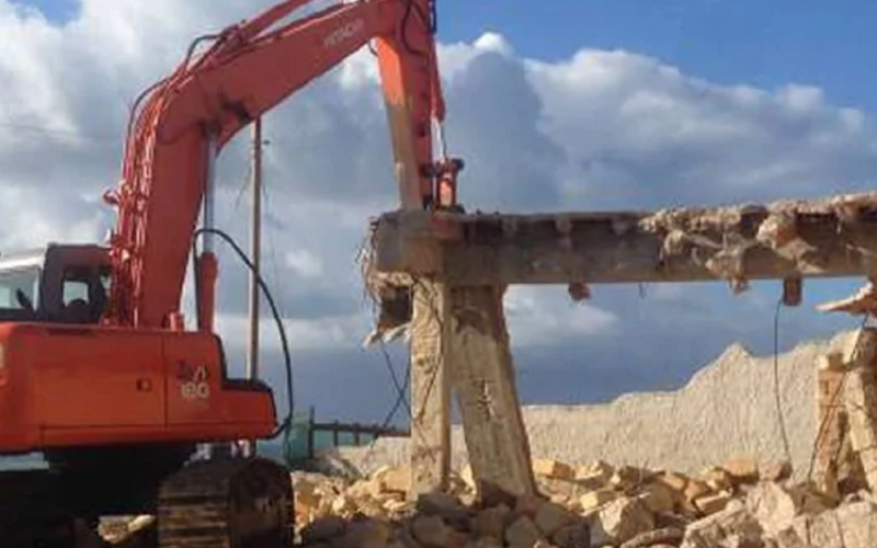 Niscemi: salvarono 89 immobili abusivi dalle ruspe, ora sono indagati. Avviso a 19 ex consiglieri comunali