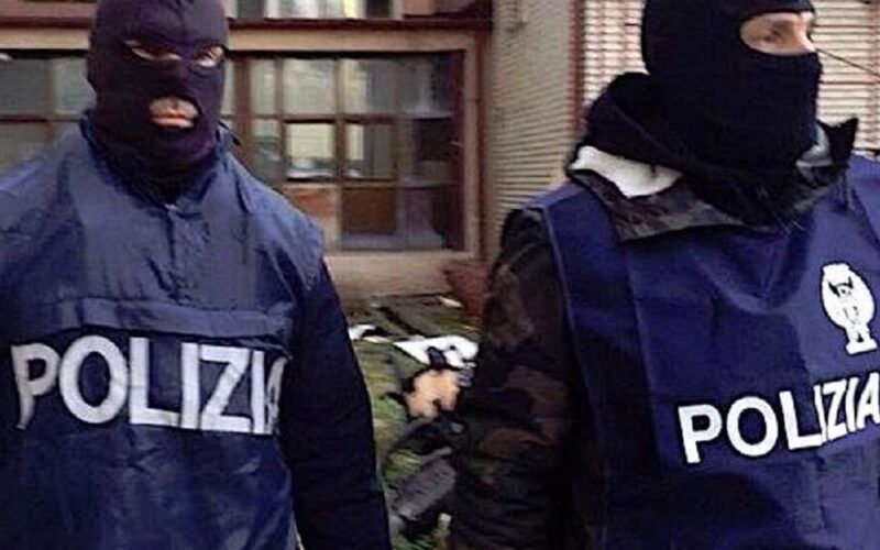 Riesi: lettera con minacce e fazzoletto bagnato nel sangue. Commerciante ai domiciliari. Voleva intimorire un curatore fallimentare