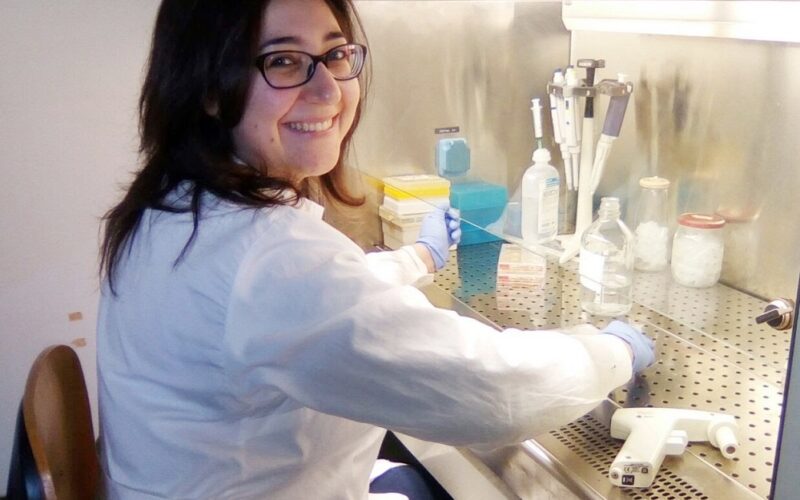Niscemi: Flavia, la biologa che studia i nuovi virus. La sua ricerca pubblicata su una prestigiosa rivista scientifica