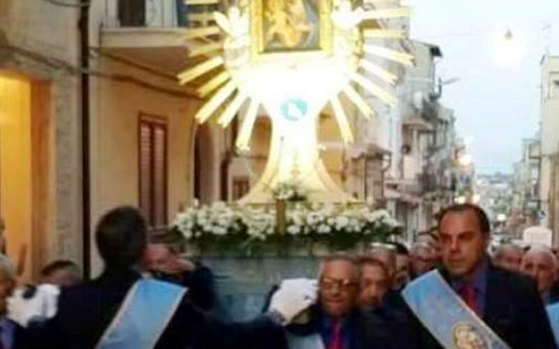 Niscemi rinnova la devozione a Maria Santissima del Bosco. Dal 2 al 10 agosto le solennità. Pontificale celebrato dal vescovo