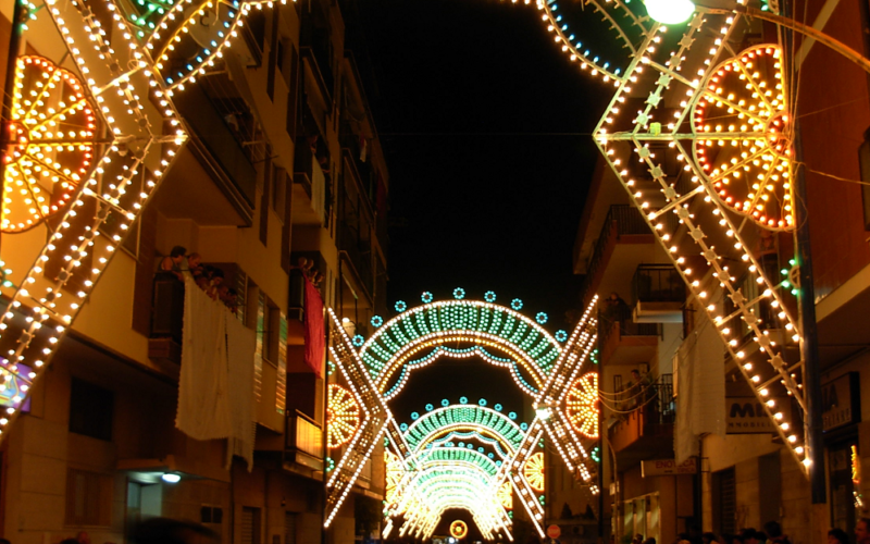 Gela: mazzetta per le luminarie della festa, uomo di 66 anni arrestato mentre intasca i soldi