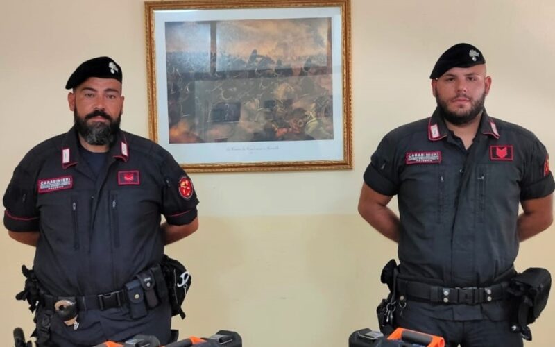 Gela: viola i domiciliari e va in giro con la compagna. Braccialetto elettronico