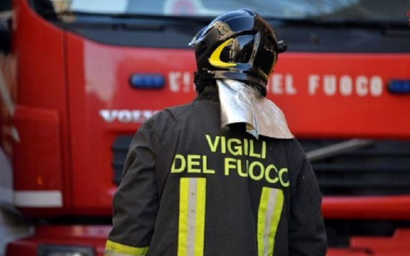 Gela: ore 12, la lavatrice prende fuoco, paura in un’abitazione di via Palermo. Sul posto Vigili del fuoco e ambulanza