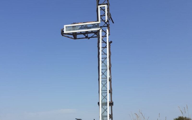 Butera: la croce mutilata, appello di fedeli e sportivi: «Sia restaurata». Un tempo era meta di pellegrinaggio