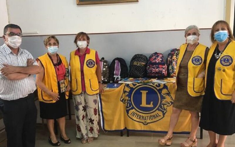 Riesi: «Tutti a scuola con lo zaino» Lions dona materiale didattico ai Salesiani. Destinato alle famiglie in difficoltÃ