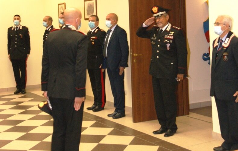 Il saluto del generale Burgio ai Carabinieri e alle autorità . Stamane la visita del comandante interregionale