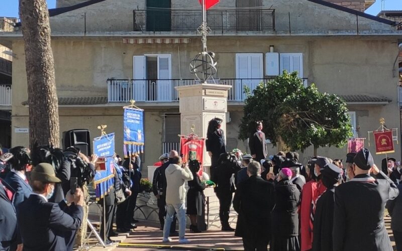 Niscemi: inaugurato il monumento ai caduti. Le toccanti note del Silenzio, poi la scopertura dell’opera