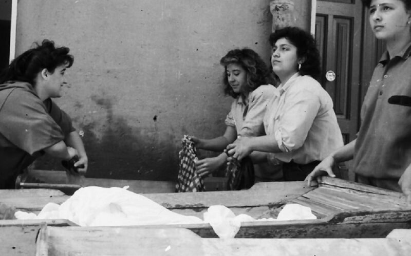 Gela, il corredo della sposa (1988)