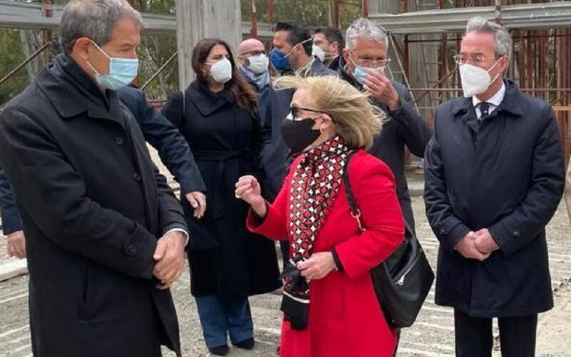 Gela: museo del Mare, Musumeci visita il cantiere. «Prende corpo uno spazio culturale, sarà l’inizio di una svolta»