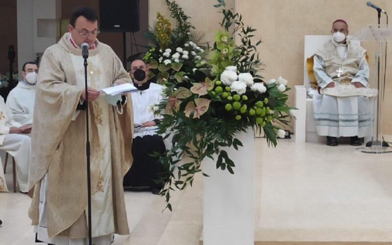 Niscemi: campane a festa e benedizione del vescovo. Ecco il nuovo complesso parrocchiale di Santa Maria della Speranza