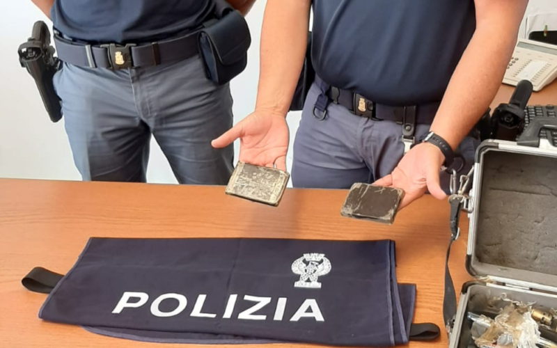 Gela: spacciava hashish e intascava il Reddito di cittadinanza, sgamato dalla Polizia. Ora è agli arresti domiciliari