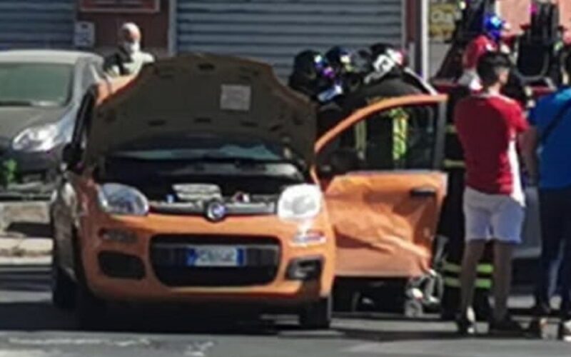 Gela: schianto all’incrocio tra una Panda e una Renault. Un ferito rimane imprigionato tra le lamiere contorte