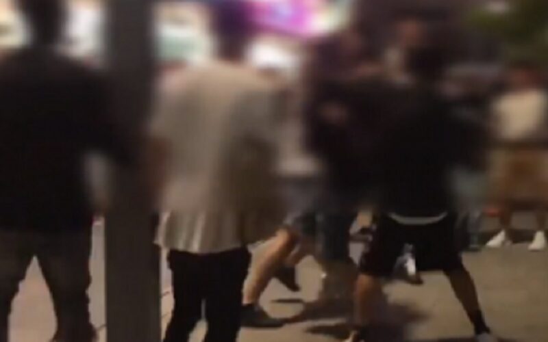 Gela: scoppia maxi rissa a Macchitella. Pugni e colpi proibiti tra due gruppi sotto gli occhi di tanti ragazzi atterriti