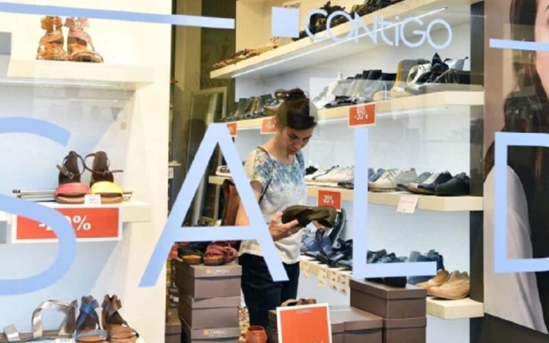 Gela: domani iniziano i saldi di fine stagione. Capi di abbigliamento, calzature e accessori a prezzi scontati