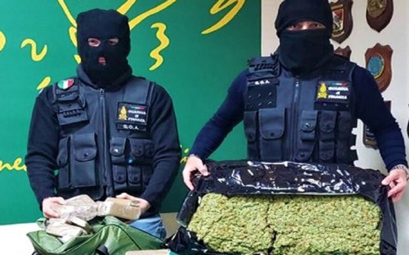 La pista dei narcos sull’asse Comiso – Torino, cocaina e hashish destinati alle principali piazze siciliane dello spaccio