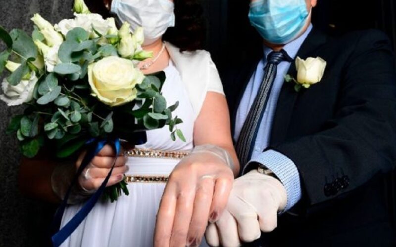 Covid 19: alle poste con il green pass, matrimoni solo con la carta verde. Parte il censimento dei non vaccinati