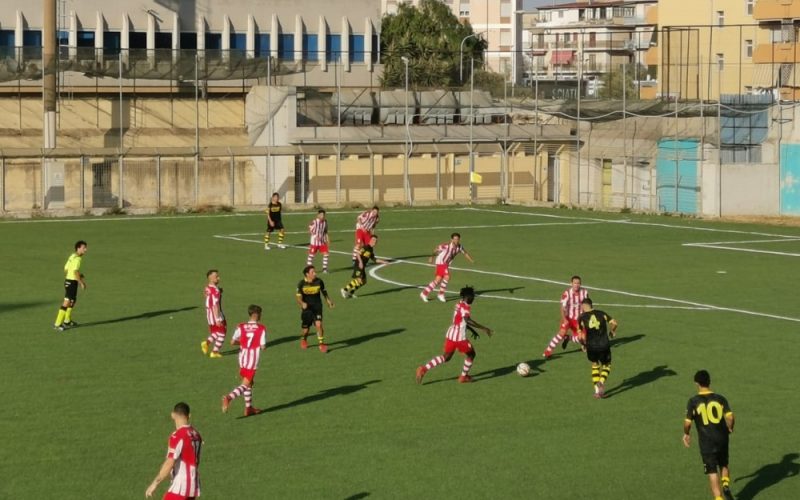 Gela Fc, esordio vincente sul Vittoria. Sugli spalti anche il sindaco e l’assessore. «Spettacolo di sport e colori»