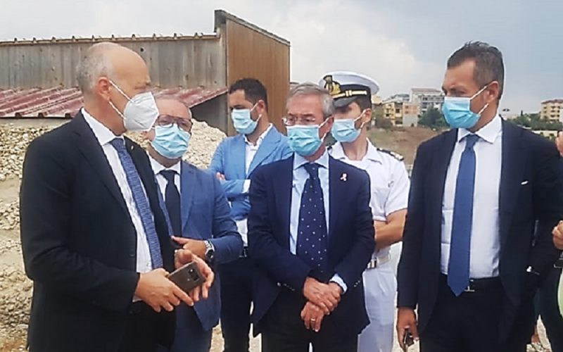 Gela: porto e compensazioni, visita del commissario dell’Autorità portuale. Incontro in Capitaneria