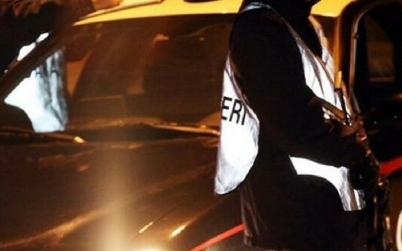 Carabinieri eseguono sei arresti: 4 a Niscemi, 2 a Gela. Pure una donna in manette, accusata di rissa e resistenza