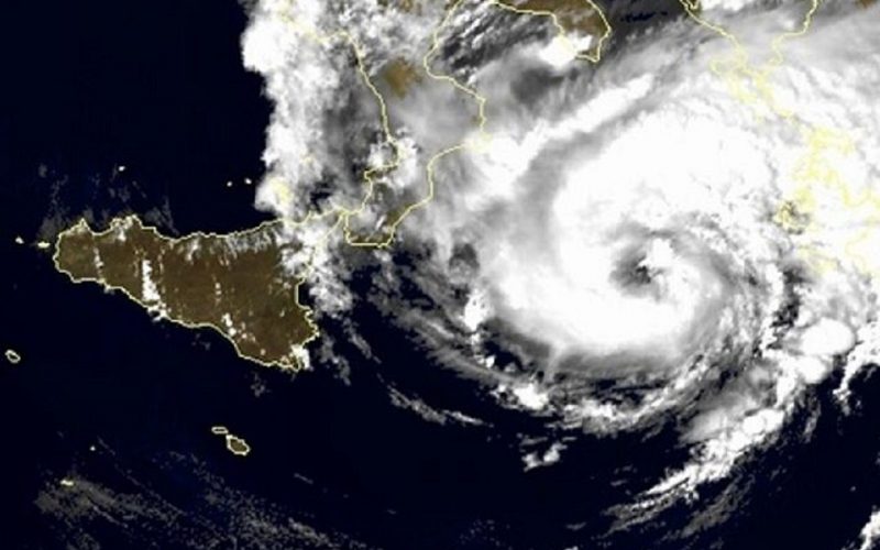 Il rischio ciclone in Sicilia è reale, Gela attiva l’unità operativa. Gli esperti: «La perturbazione è pericolosa»
