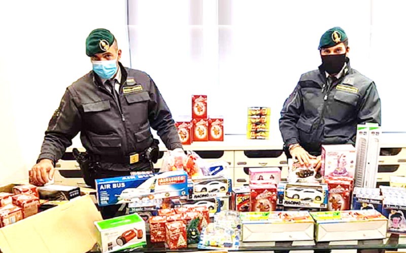 Gela: Babbo Natale… senza marchio Ce, maxi sequestro di giocattoli, videogames. Tre denunciati