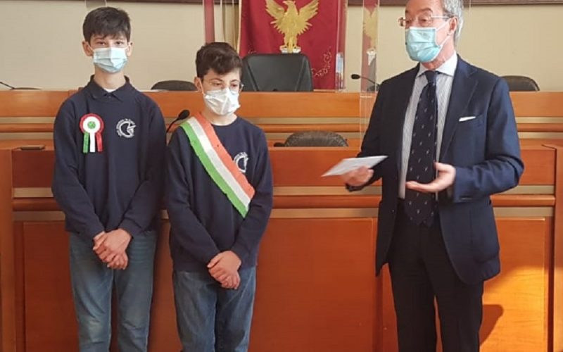 Greco ospita il baby sindaco in municipio
