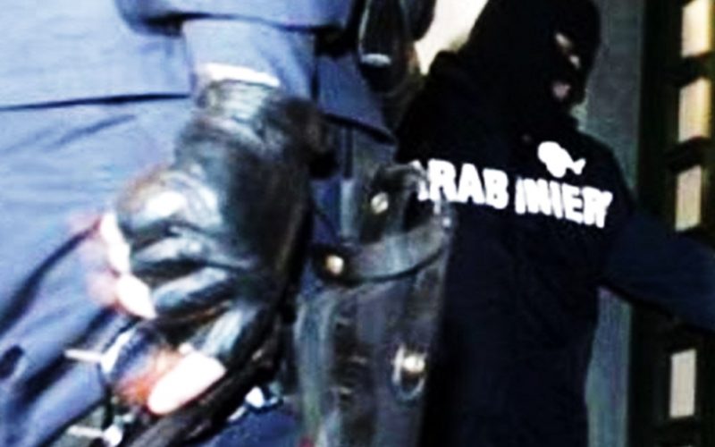 Catania: rapine, armi artigianali e falsi green pass. Nove persone in arresto, 17 indagati
