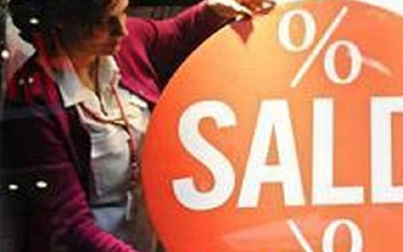 Gela, al via domani i saldi di fine stagione. Prima domenica del 2022 all’insegna dello shopping