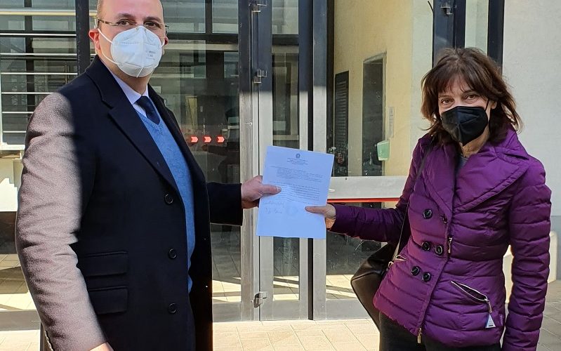 Gela: esposto in procura sull’ospedale, 340 fogli con le firme di migliaia di cittadini