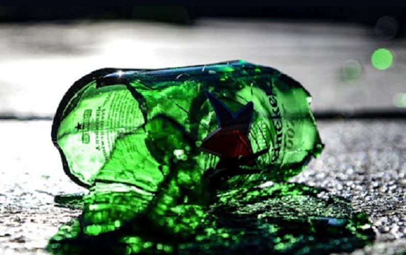 Gela, rissa in un locale della Movida. Volano bottiglie, tavoli ribaltati. Ci sarebbero contusi