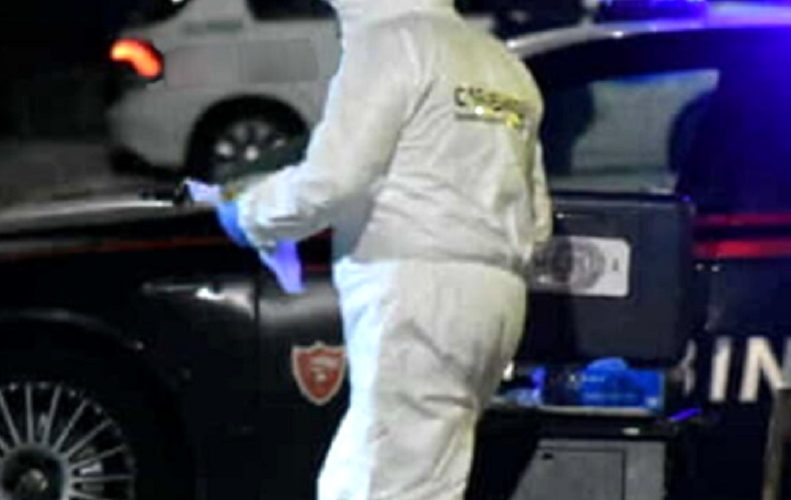 Colpi di pistola in piena notte, uomo di 38 anni ferito alle gambe. Medicato in ospedale