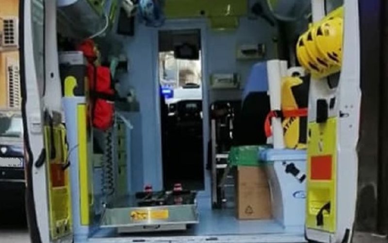 Gela, autovettura affronta svolta e investe una donna. Incidente nel pomeriggio in via Lecce