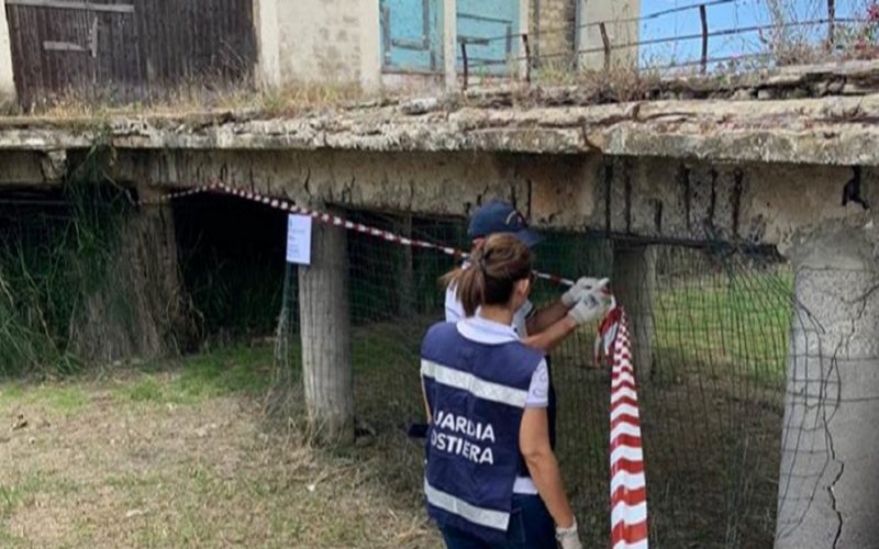 Gela: lido «La Conchiglia» in stato di abbandono, pm citano due funzionari della Regione
