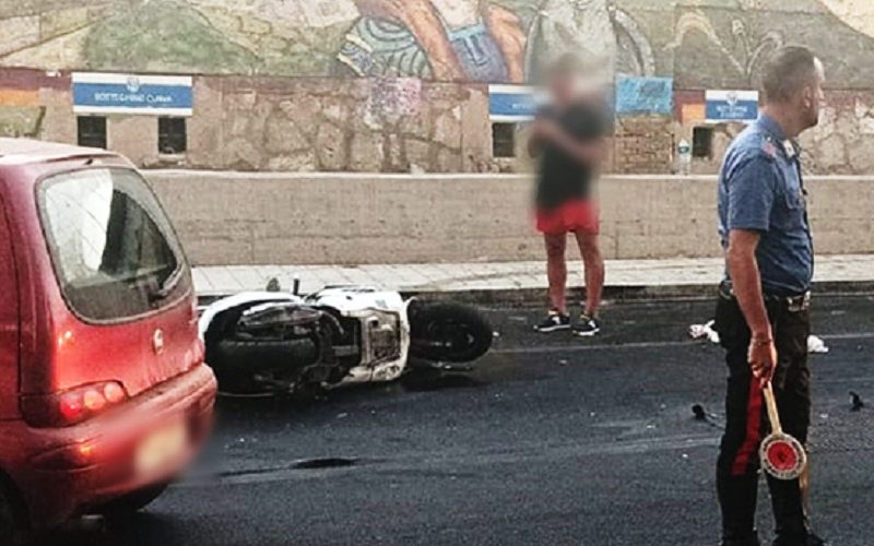 Gela: auto contro «Vespa» all’ora di punta, giovane scooterista è in ospedale