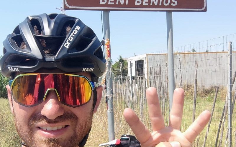 Niscemi, nuova impresa di La Porta. Pedalando in solitaria completa il giro di Sardegna