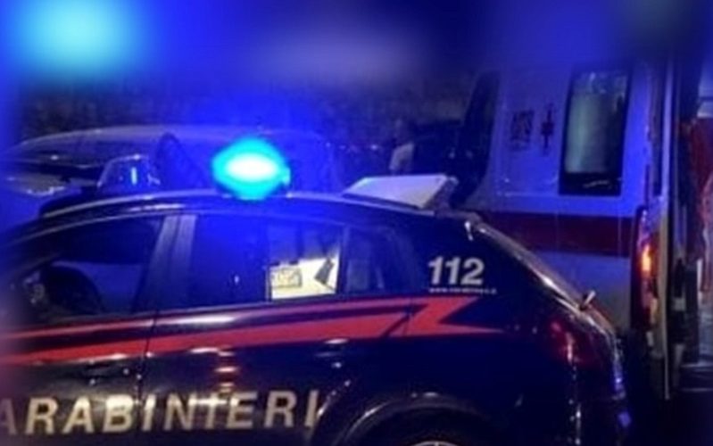 Grave incidente sulla Gela-Catania, auto sbanda, esce di strada e cappotta